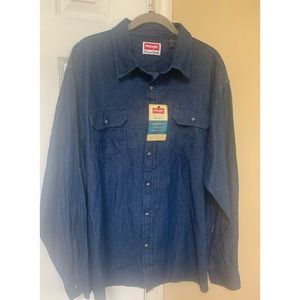 Wrangler men’s blue long sleeved shirt NWOT